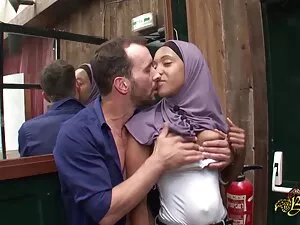 أنيقة الفرنسية حلمات ...