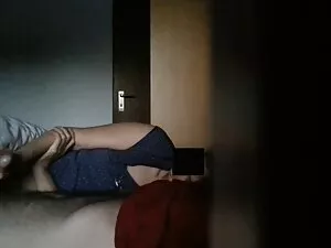 على الطاولة مع مقاطع ...