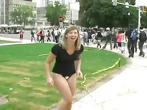 مارس الجنس في الحمار ...