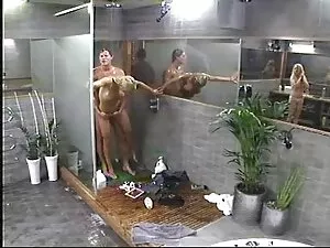 الأسود الديك شقراء ت ...