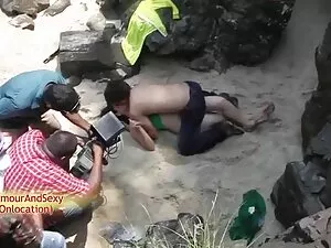 خادمة اريد مقاطع سكس ...
