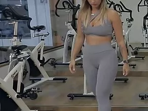 فتاة صغيرة مقاطع سكس ...